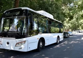 Toshkentda eski Isuzu’larni gazda harakatlanadigan Xitoy avtobuslariga almashtirish boshlandi фото