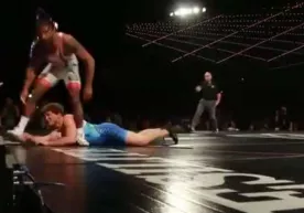 Олимпиада чемпиони енгилмас жангчини ер тишлатди (видео) фото