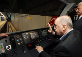 Эрдўғон бу гал метро поездини бошқарди фото
