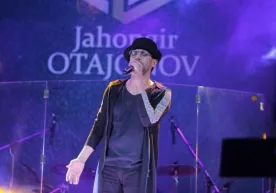 ​Жаҳонгир Отажоновнинг Юлдуз Усмоновага жавоби саҳнада жаранг сочди (Видео) фото