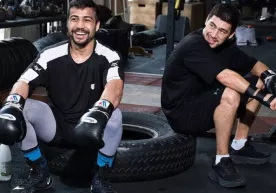 Dmitriy Bivol Shahram G‘iyosovni kechagi g‘alaba bilan tabrikladi фото