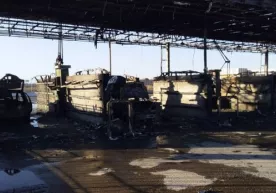 Vobkentdagi gaz qo‘yish shoxobchasidagi yong‘inda 3 ta avtomashina yonib ketdi фото