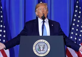 Савдо уруши тугадими? Трамп АҚШ компанияларига Huawei қурилмаларини сотишга рухсат бермоқчи фото