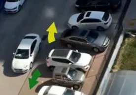 Haydovchi ustamonlik bilan tiqilinchdan chiqib ketdi (video) фото