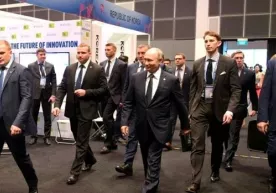 Путин Сингапурда металлқидиргич рамкасидан ўтишга мажбур қилинди (видео) фото