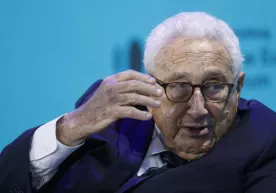 Киссинжер Россияга Украина ҳудудлари бўйича ён бермасликка чақирди фото