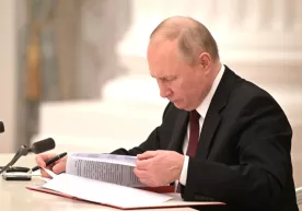 Путин россиялик ҳарбийларга ДХР ва ЛХРда тинчликни таъминлашни буюрди фото