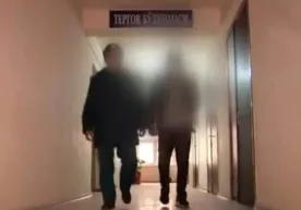Ўзбек киноси режиссёрларидан бири бир гуруҳ йигитларни чув туширди (видео) фото