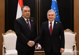 Shavkat Mirziyoyev Xitoyda Imomali Rahmon bilan uchrashuv o‘tkazdi фото