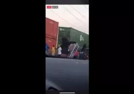 АҚШда ҳаракатланаётган поездни талон-тoрож қилишди (видео) фото