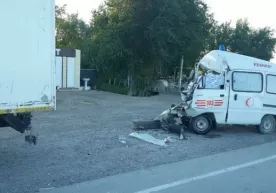 Buxoroda tez yordam mashinasi ishtirokida sodir bo‘lgan YTH oqibatida 2 kishi halok bo‘ldi фото