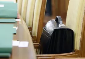 Янги қонун: энди амалдорлар даромадларини яширолмаслиги мумкин... фото