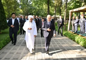 Shavkat Mirziyoyev: "Eng katta maktab, eng katta tarbiya – tarixning o‘zi" фото