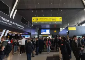 Rossiya osmonidagi havo hujumi xavfi: 350 ta reys bekor qilindi, o‘n minglab yo‘lovchilar sarson bo‘ldi фото