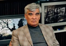 Усмон Азим: «Ўзбек тилида гапиришни хоҳламайдиган намоёндалар унвонидан «Ўзбекистон» сўзини олиб ташлаш керак» фото