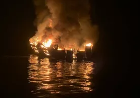 Kaliforniya yaqinida kemada yuz bergan yong‘in 34 kishining umriga zomin bo‘ldi фото