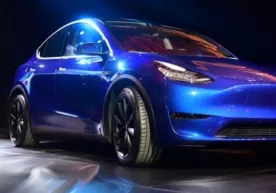 Tesla компанияси энг янги электромобилини тақдим этди (видео) фото