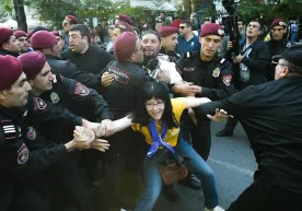 Арманистондаги норозилик намойишлари чоғида 230 га яқин киши қўлга олинди фото