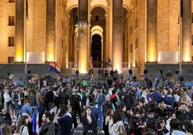 Gurjiston parlamentida «chet el agentlari» to‘g‘risidagi qonun tufayli mushtlashuv yuz berdi фото