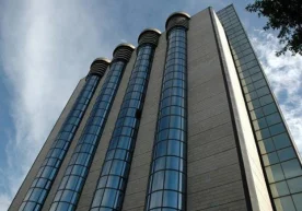 Markaziy bank «Agrobank» va Xalq bankini jarimaga tortdi фото