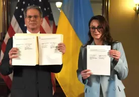 АҚШ ва Украина ўртасида табиий ресурслар бўйича келишув имзоланди фото