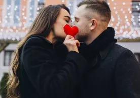 Что сказал терапевт о положительном влиянии поцелуев на организм? фото