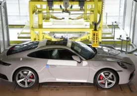 Porsche xaridorlari o‘z avtomobillari yig‘ilishini kuzatishi mumkin bo‘ldi фото