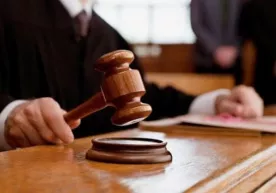 Андижонда эрини ўлдириш учун 30 минг долларга одам ёллаган аёлга суд ҳукми ўқилди фото