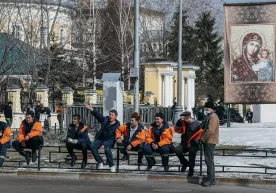 Rossiyada yirik loyihalarni amalga oshirish uchun mehnat muhojirlari yetishmayotgani ma’lum qilindi фото
