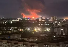 Pskov xalqaro aeroportiga dronlar hujum qildi, to‘rtta samolyotga zarar yetdi (video) фото