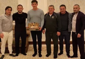 Habib Nurmagomedovga noyob sovg‘a berildi фото