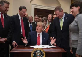 Трамп Обаманинг яна бир қонунини бекор қилди фото