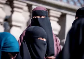 Shveytsariyada 1 yanvardan burqa va niqob taqish taqiqlandi фото