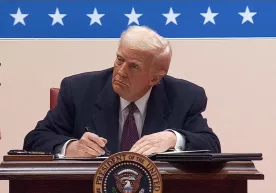 Трамп закрыл одну из программ, позволявших ему легально въехать в США фото