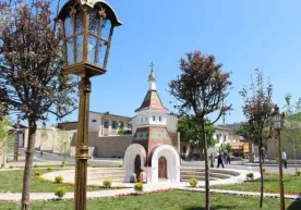 Биз ўз босқинчисини кўкка кўтарган илк миллат сифатида тарихда қоламизми? фото