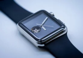 Ҳаваскор видеоблогер қувватлантириш шарт бўлмаган Apple Watch’ни тақдим этди фото