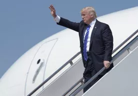Дональд Трамп Тереза Мэйни танқид қилиш билан Лондонга ташрифини бошлади фото