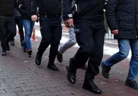 Turkiyada davlat to‘ntaruviga urinish ishi bo‘yicha 640 dan ko‘proq odam qo‘lga olindi фото