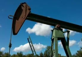 Bloomberg: нефть нархи 22,5 долларга етса, Россия иқтисодиёти қулайди фото