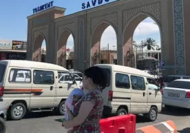 Lola Karimova-Tillayeva Abu-Saxiy bozorini sotdi фото