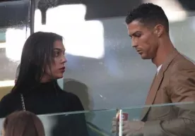 Ronaldu Jorjinaning oldida uyalib qoldi. Amerikalik model Krishtianu uni zo‘rlaganini aytmoqda фото