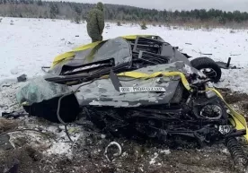 Карелияда Mercedes Gelandewagen вертолётдан ташлаб юборилди (видео) фото