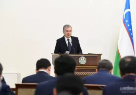 Shavkat Mirziyoyev 2023 yildagi eng muhim vazifalar yuzasidan yig‘ilish o‘tkazdi фото
