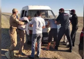 Uchquduqda 3 tonna «oltin tosh» ortilgan 2 ta mashina to‘xtatildi фото