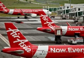 AirAsia’нинг самолёти йўқолган ҳудудда тутун излари пайдо бўлгани хабар қилинди фото
