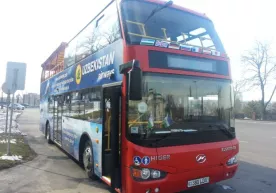 Beeline Doubledecker ekskursion avtobuslari yo‘lovchilari uchun bepul Internet taqdim etmoqda фото