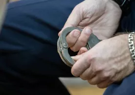 Россияда танишининг қулоғини кесиб ташлаган ўзбекистонлик эркакка ҳукм ўқилди фото