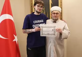 Австрийский подросток принял Ислам фото