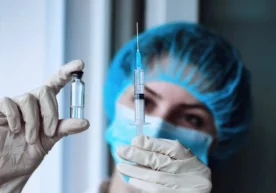 «Pfizer» вакцинасидан сўнг 13 исроилликнинг юзи фалажланиб қолди фото