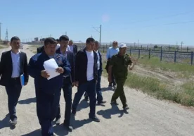Navoiy shahriga tayinlangan yangi hokim 22 km yo‘lni piyoda bosib o‘tdi фото